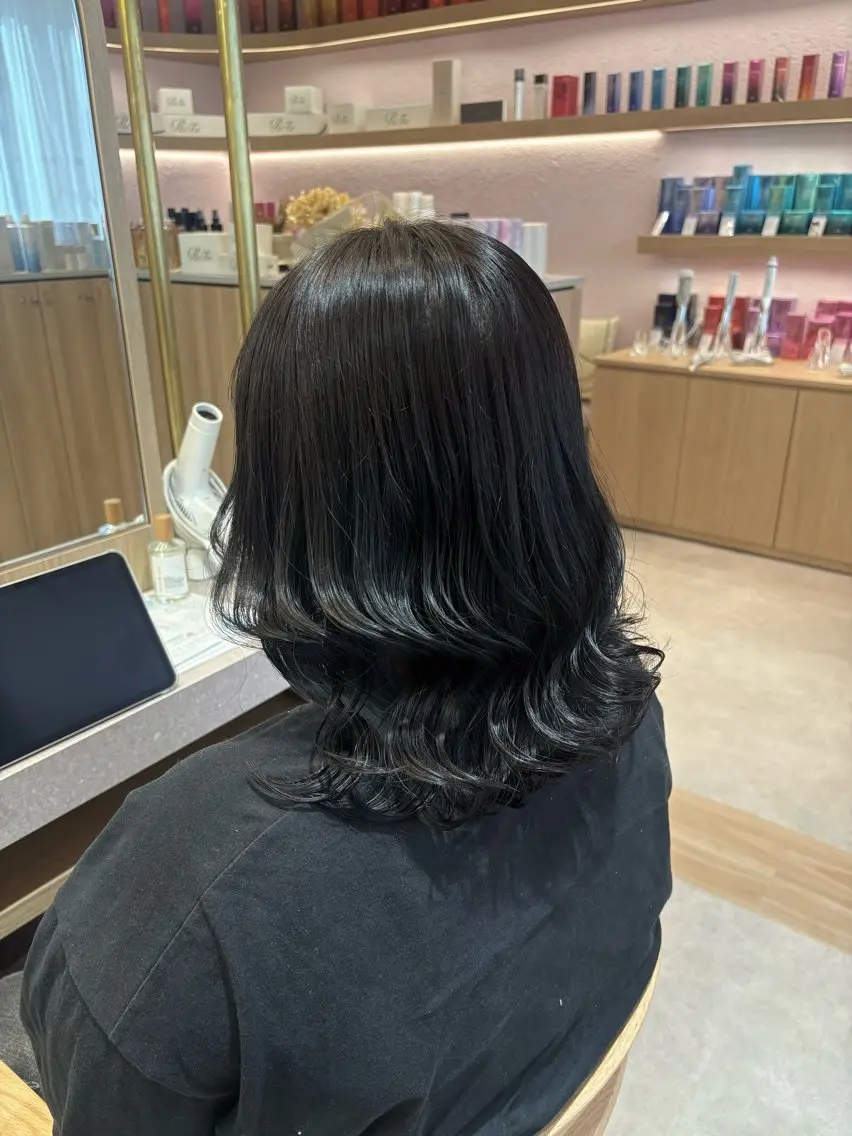 セミロング アッシュ アッシュブラウン ヘアカラー トリートメント merc.谷本 澪のヘアスタイル