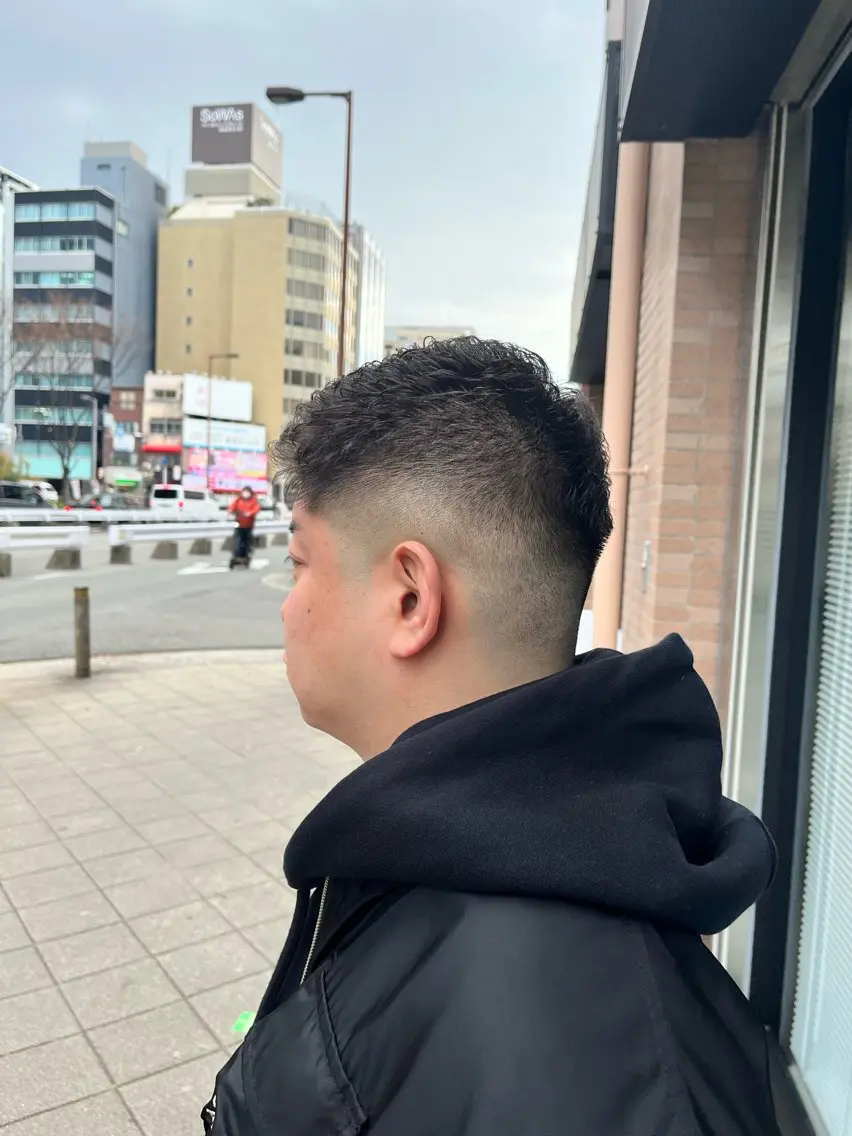 ショート パーマ メンズ フェードカット メンズパーマ スキンフェード rilune matsuoのヘアスタイル