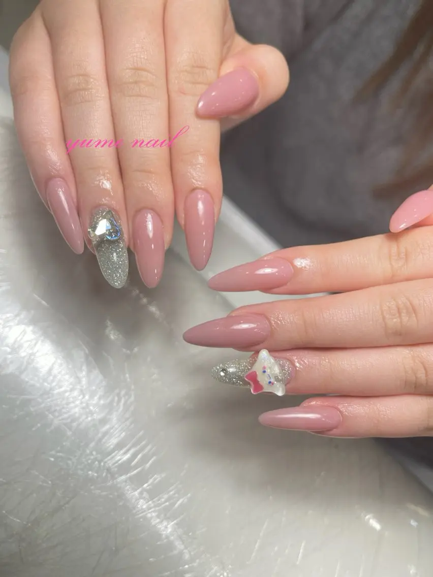 ミディアム ヒエン NAILのネイルデザイン