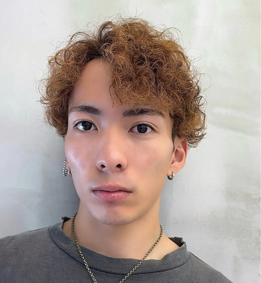 ミディアム パーマ メンズ カット ヘアカラー トリートメント ハクヤ心斎橋 パーマ/縮毛矯正のヘアスタイル