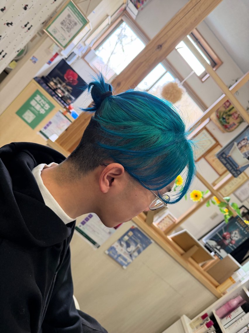 カラー 崎口 幸人のヘアスタイル