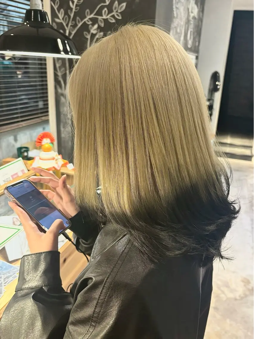 ミディアム カラー ブリーチ 透明感カラー デザインカラー SAYA 🌱のヘアスタイル