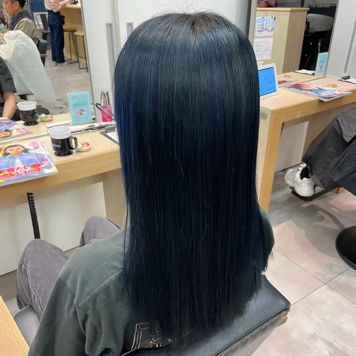 セミロング カラー 透明感カラー×ヘア アレンジ🪽しおりのヘアスタイル