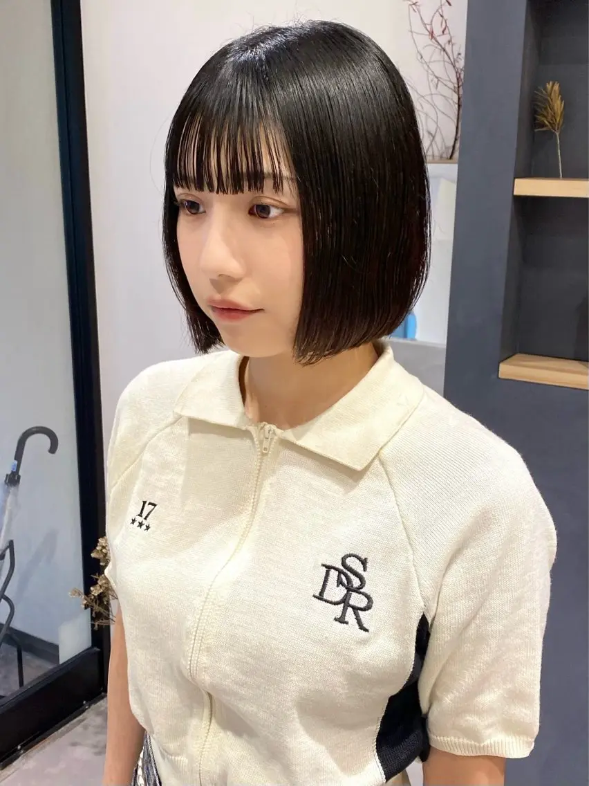 ミディアム 切りっぱなしボブ ボブ 小顔カット saki🌼ボブ× 透明感カラー🌼のヘアスタイル