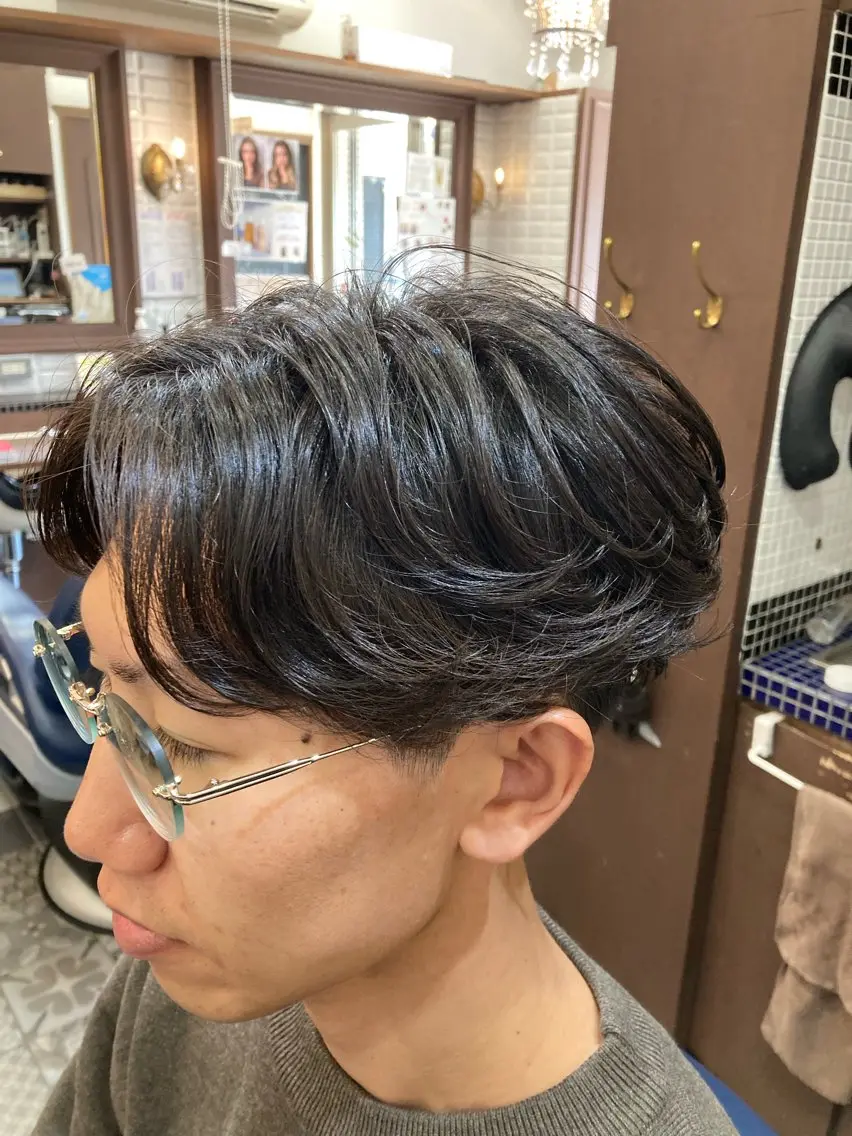 ショート パーマ メンズ フェードカット フェザーパーマ メンズハイライト メンズメッシュ メンズパーマ カット ヘアカラー パーマ トリートメント ルピナス中田店長 山口大地のヘアスタイル