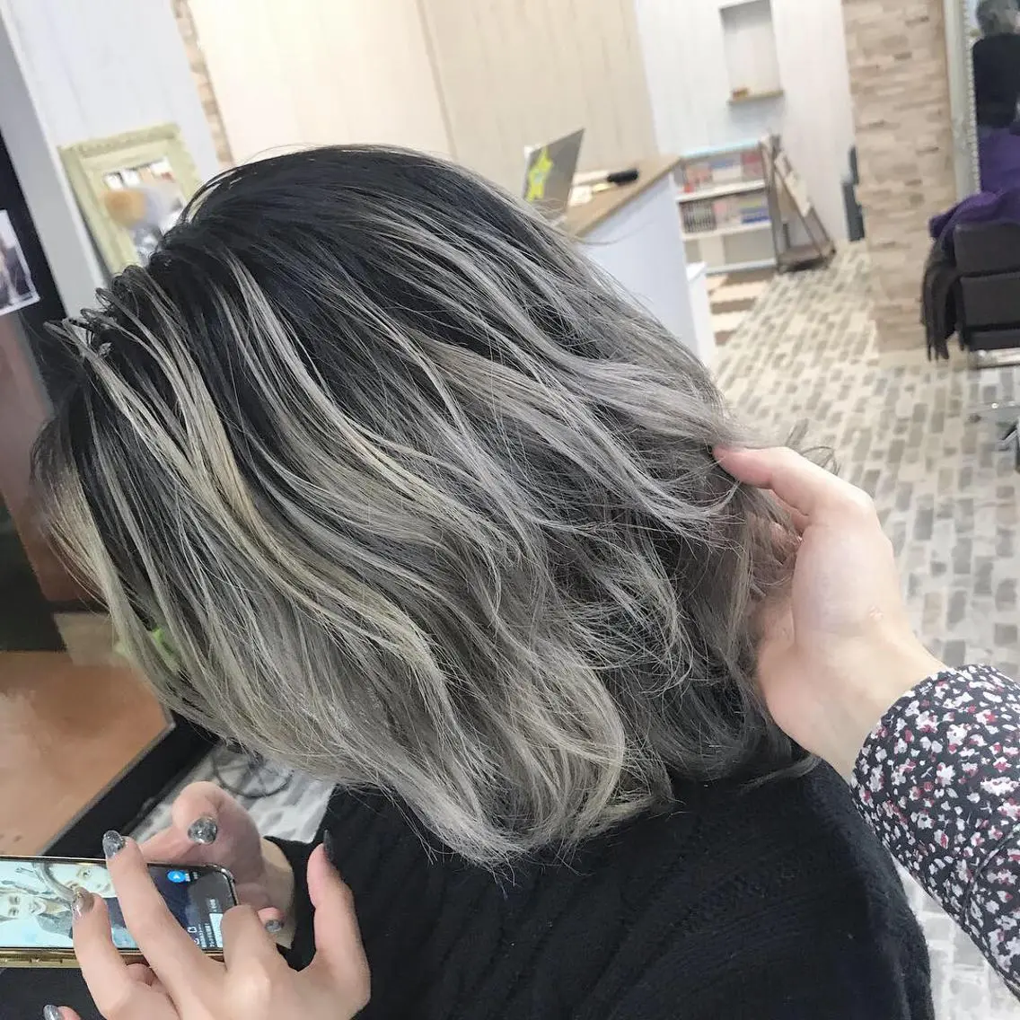 ミディアム レイヤーカット 藤本 翔己のヘアスタイル