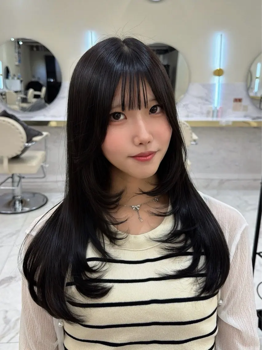 ロング ケアカラー くびれヘア 髪質改善 ヨシンモリ 韓国風ヘア カット aku🩷韓国風🩷 暖色カラー🎀のヘアスタイル