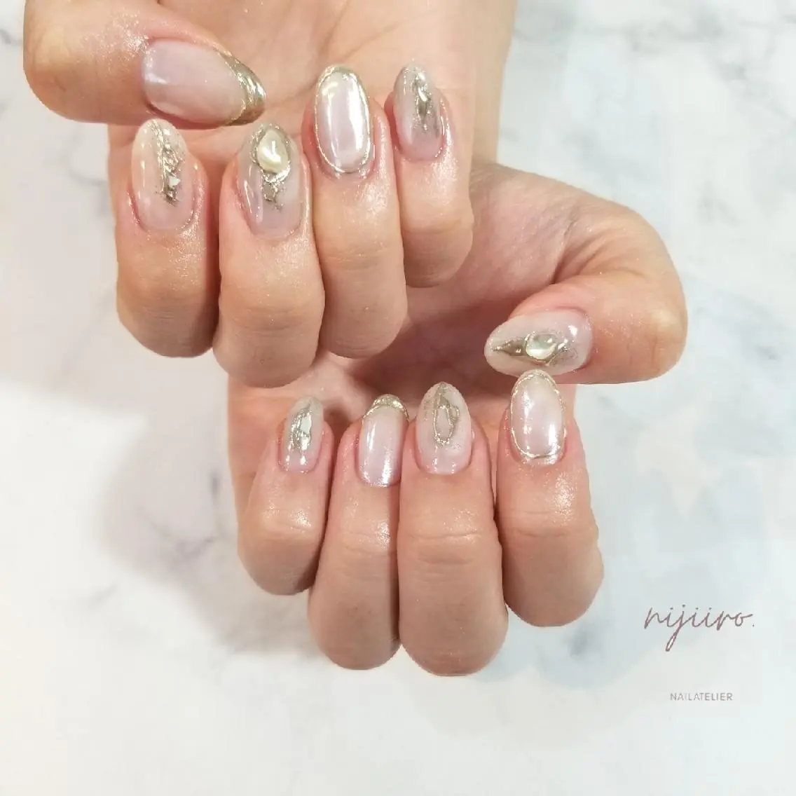 ネイル ニュアンスネイル ホワイト ハンドネイル nijiiro🌈 サトウのネイルデザイン