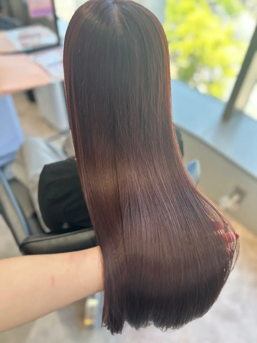 ロング 艶髪特化矯正カット ✨️MOMOEのヘアスタイル