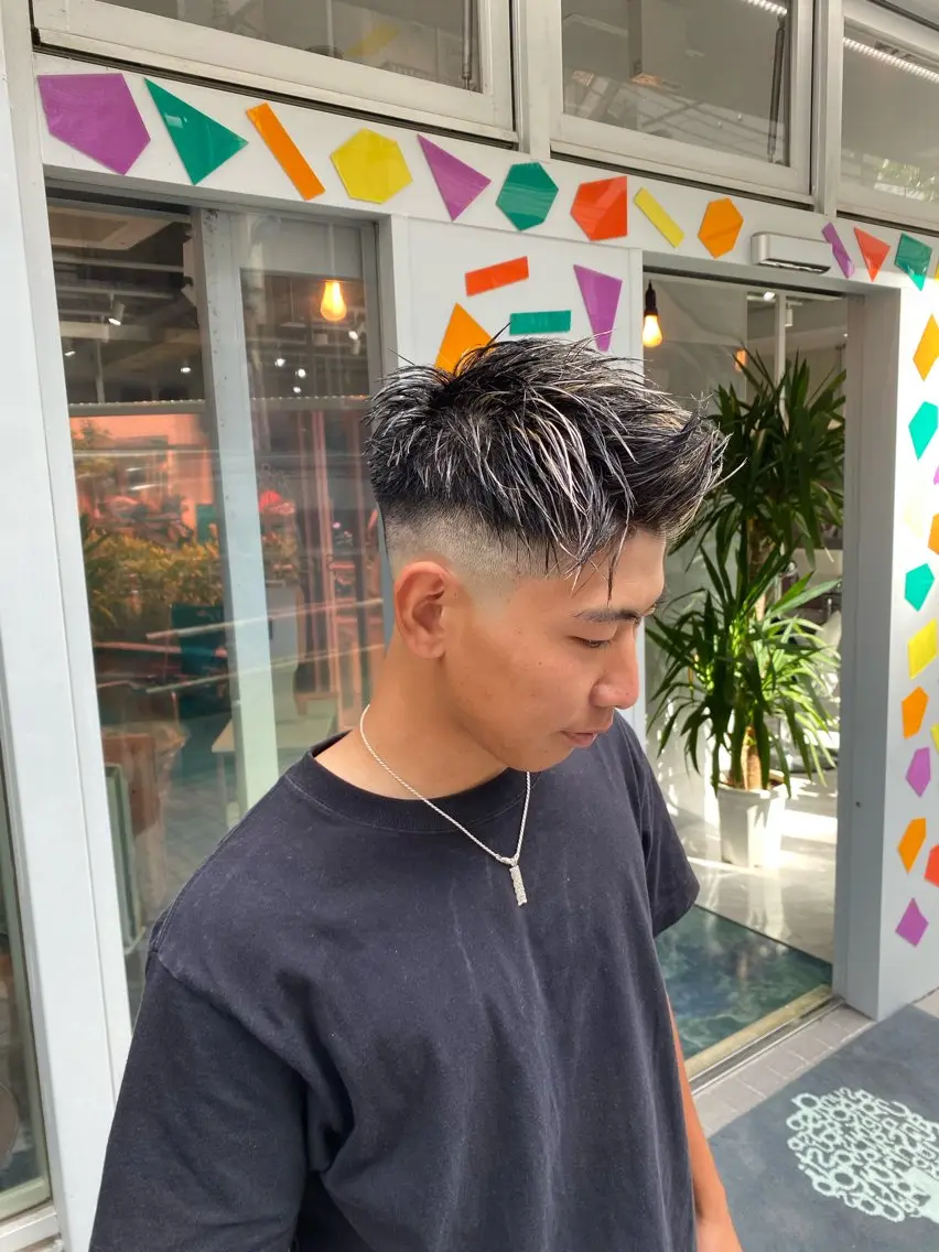 ショート カラー メンズ メンズブリーチ フェードカット メンズハイライト スキンフェード ブリーチ Riganuts王子 Hayato✂︎のヘアスタイル