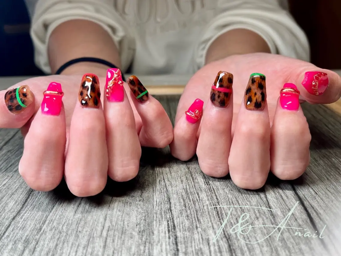 ネイル アニマル柄 長さ出し ジェルネイル ピンク スカルプネイル T&A nailのネイルデザイン