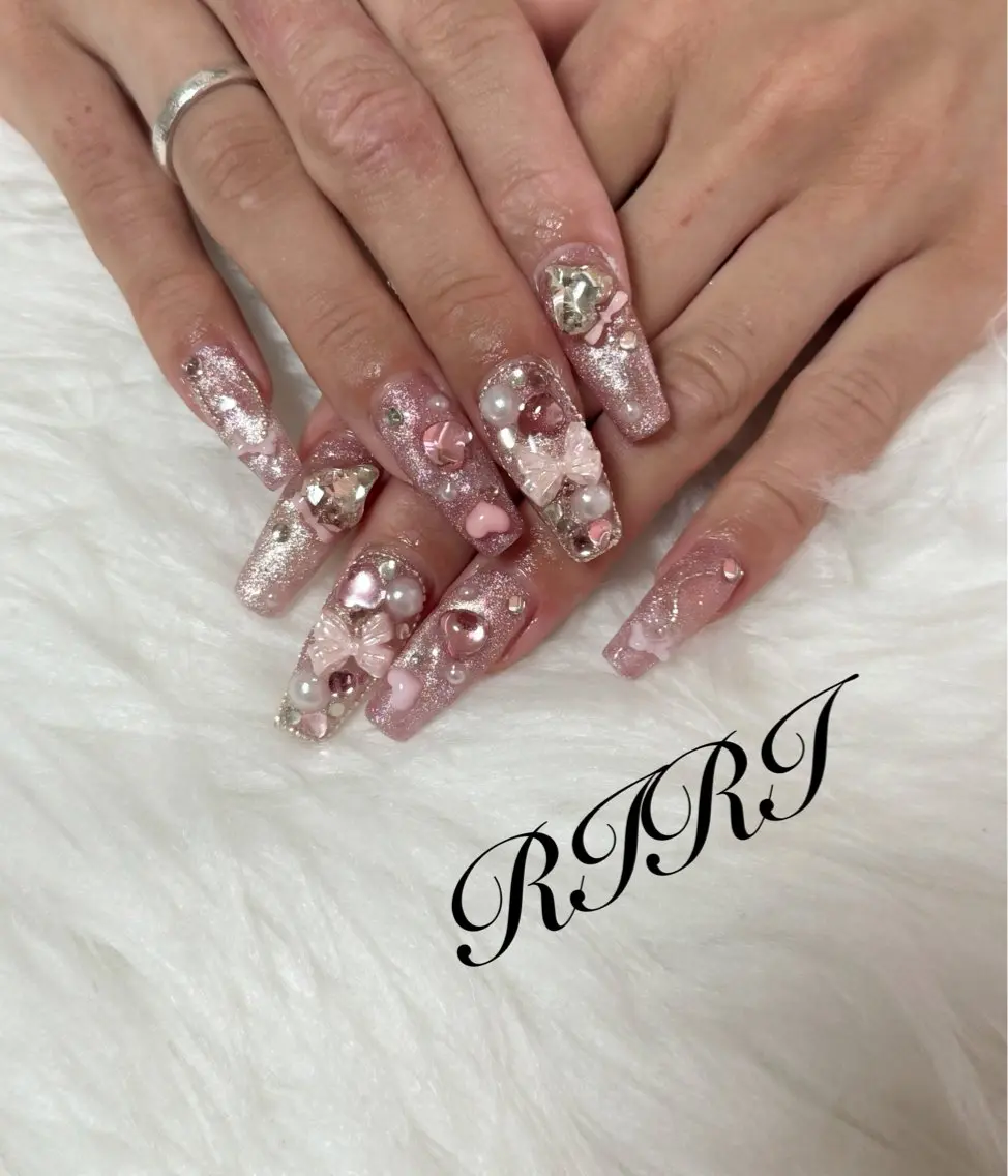 ネイル ジェルネイル ガーリー ロングネイル ピンク スカルプネイル ハンドネイル riri オーナーのネイルデザイン