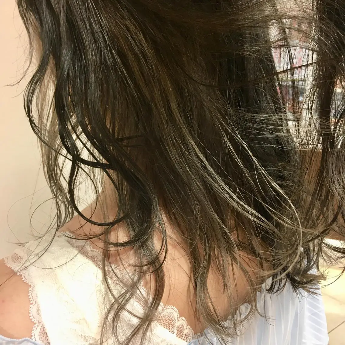 セミロング カラー ヘアアレンジ ヘアカラー トリートメント 【Sweep】おじま のぞみのヘアスタイル