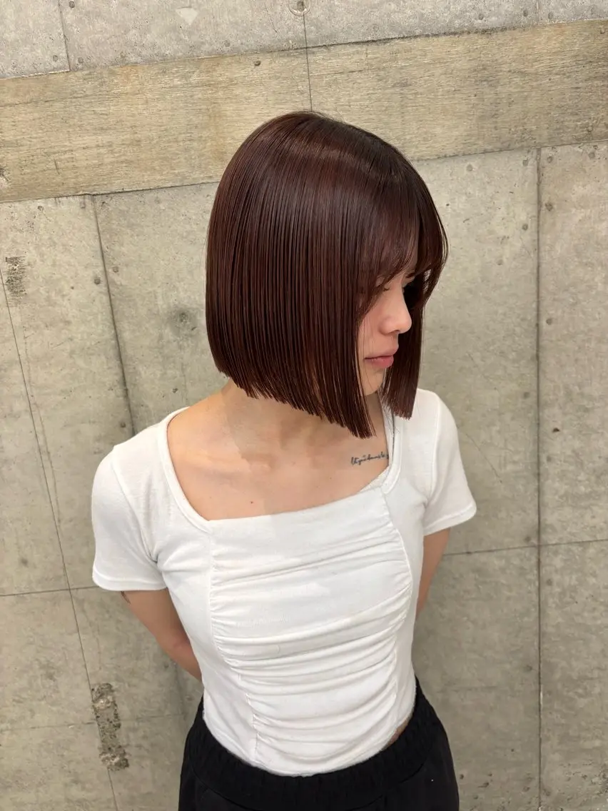 瑠己杏 :ボブ/ ハイトーンワンカラーのヘアスタイル