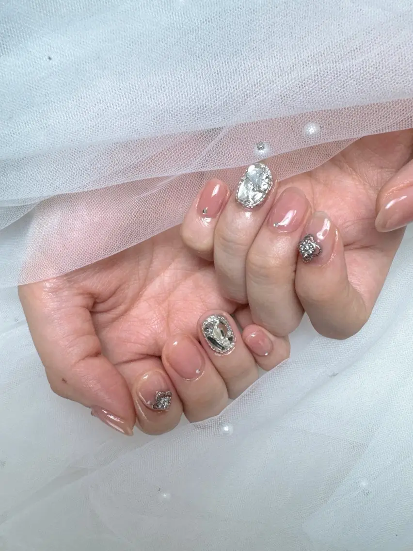 ネイル フットネイル フレンチネイル ガラスフレンチ キラキラネイル 韓国ネイル フットネイル Queeens nailのネイルデザイン