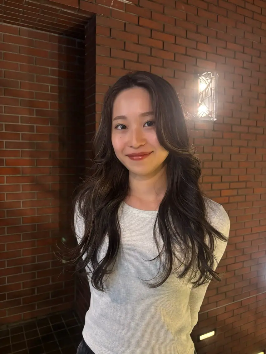 ロング ハイトーン/ ハイライト真柚🍨のヘアスタイル