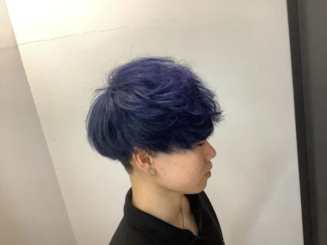 カラー メンズ カット ヘアカラー トリートメント ダブルカラー寒色系 ボリューム改善ハヤトのヘアスタイル