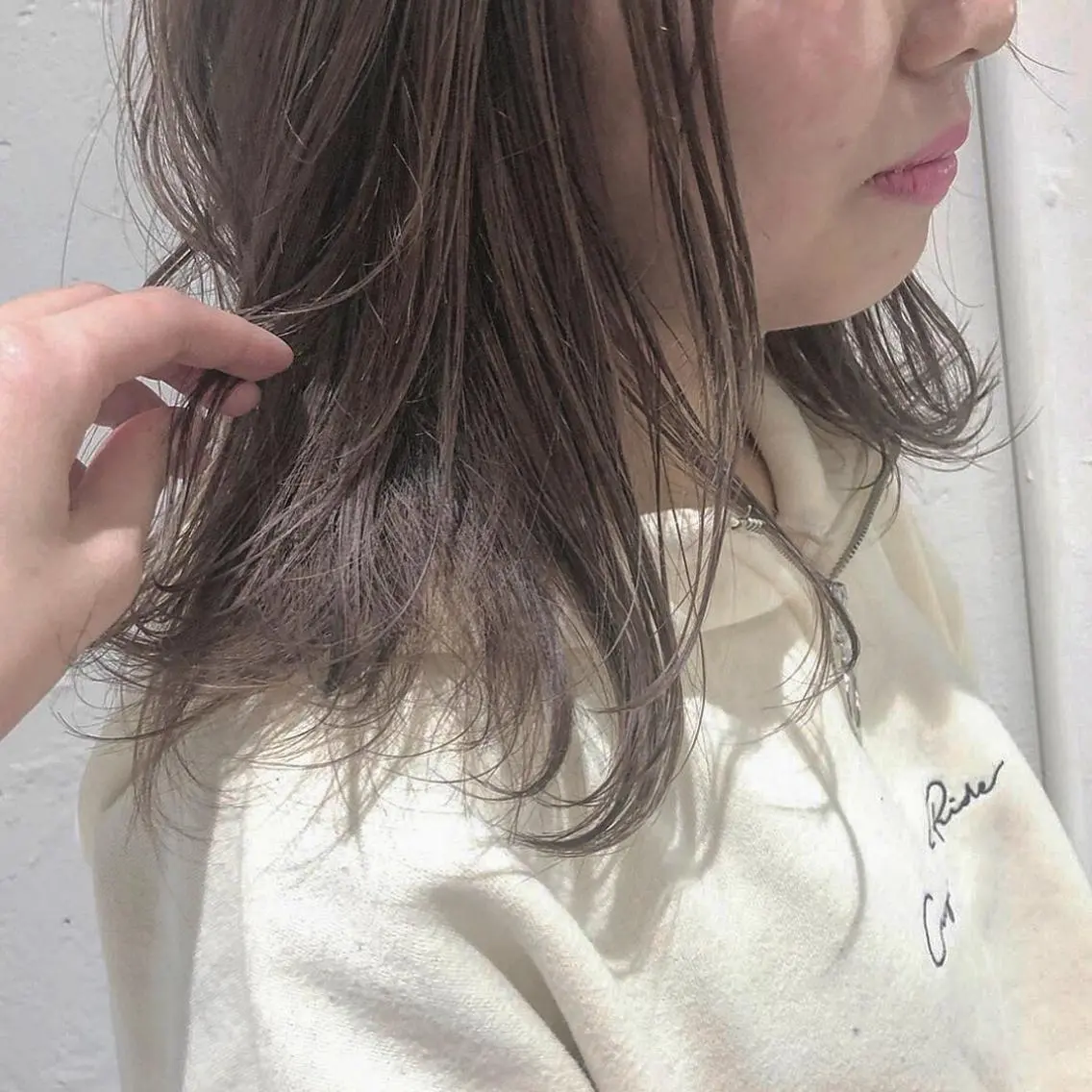 ミディアム カラー カット トリートメント 荒川 ひなの 新川崎のヘアスタイル