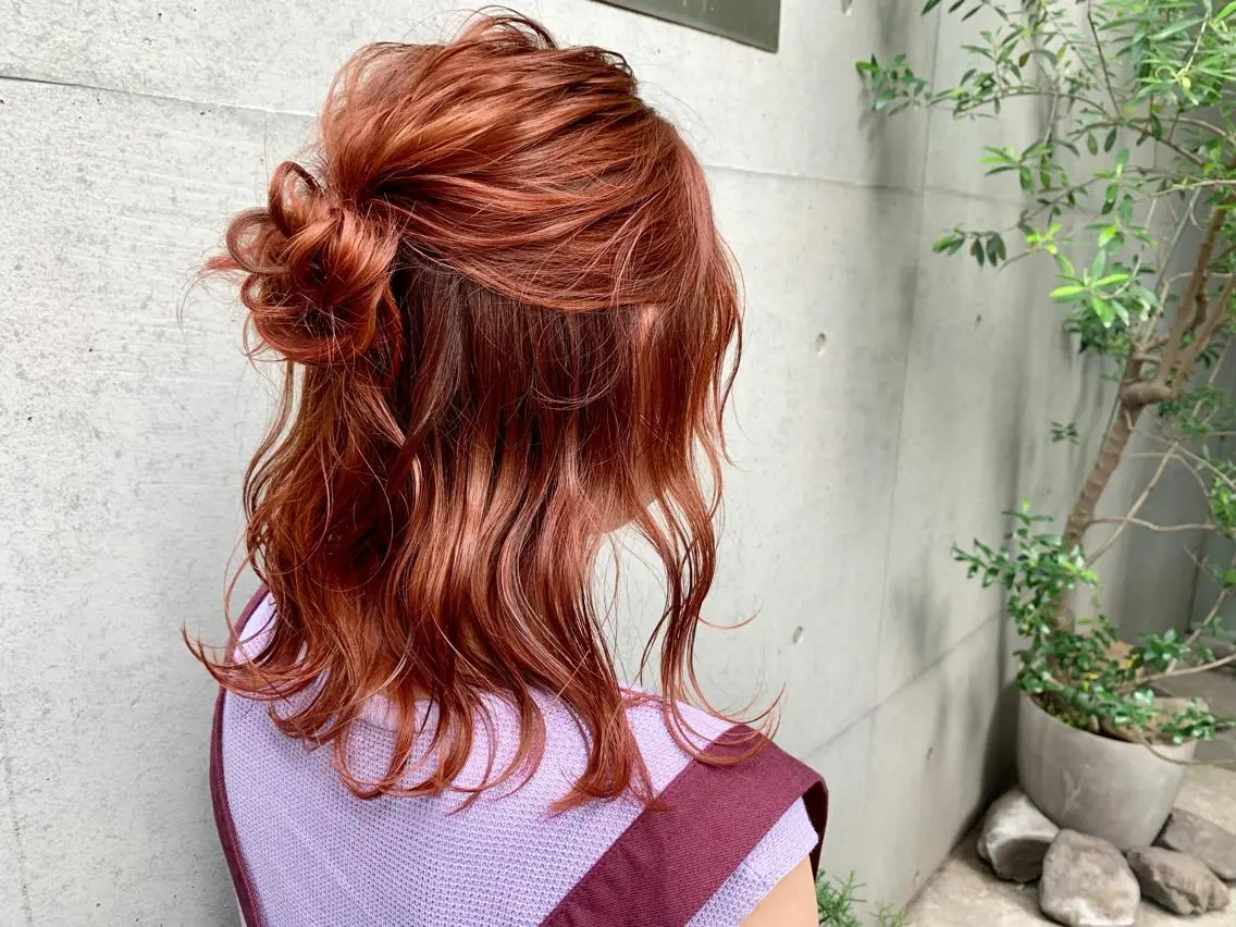 ミディアム カラー ヘアアレンジ カシス レッドカラー chic.🍋 Kirariのヘアスタイル