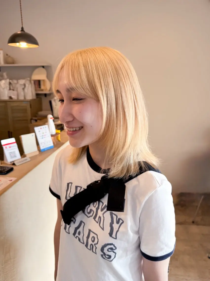 似合わせカット+ブリーチ2回【抜きっぱなし限定】+クイックトリートメント(胸下料金+¥2,800)の写真