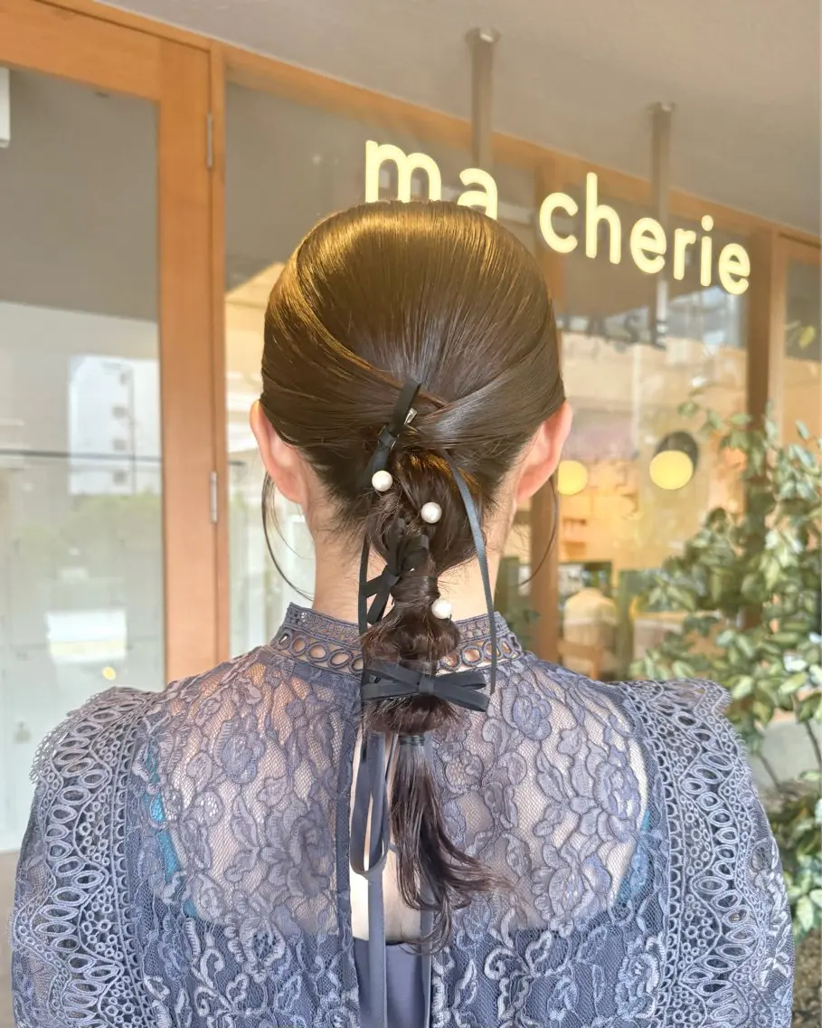 セミロング ヘアアレンジ ヘアセット 浦辻 夏紀のヘアスタイル