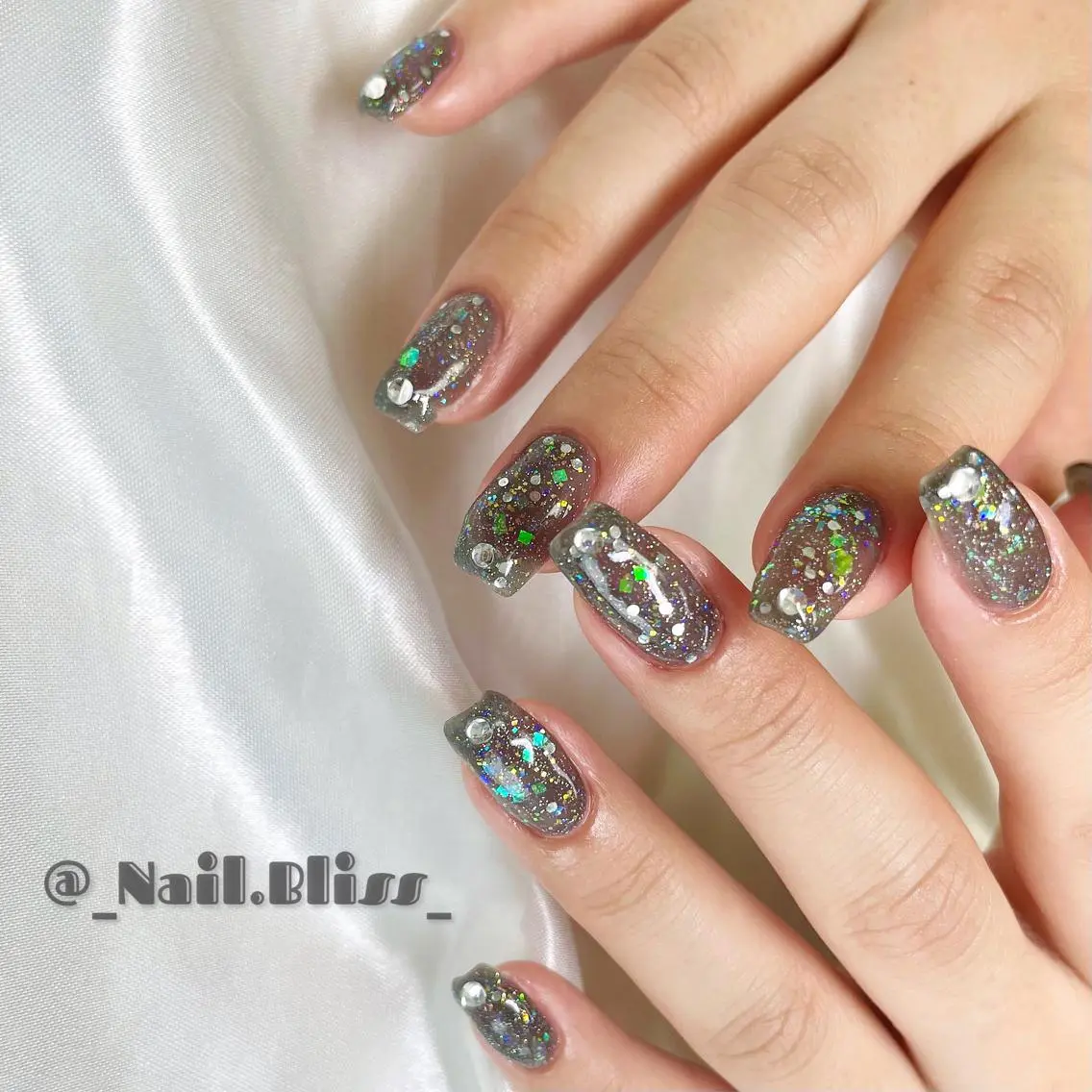 ネイル 氷ネイル・うるうるネイル ワンカラーネイル ハンドネイル NAIL BLISSのネイルデザイン