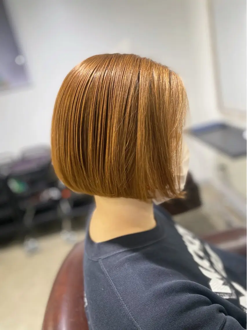 ショート カラー 根本 真奈のヘアスタイル