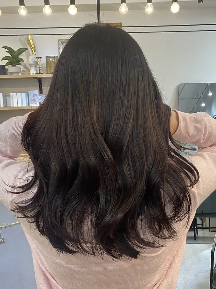 カラー 江坂 misaki のヘアスタイル