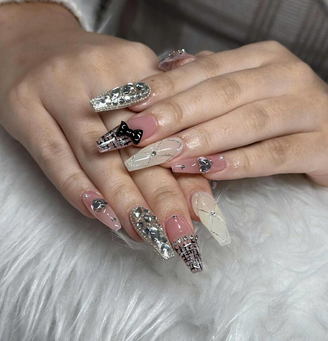 ネイル フレンチネイル ジェルネイル ハロウィン 韓国ネイル マグネットネイル ハンドネイル H.baby Nail Salonのネイルデザイン