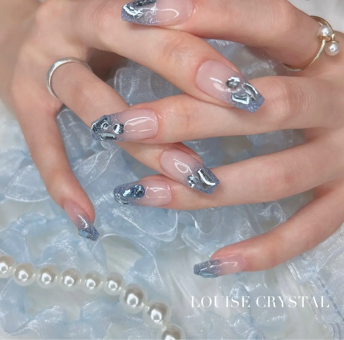 ネイル ハンドネイル LOUISE CRYSTALのネイルデザイン