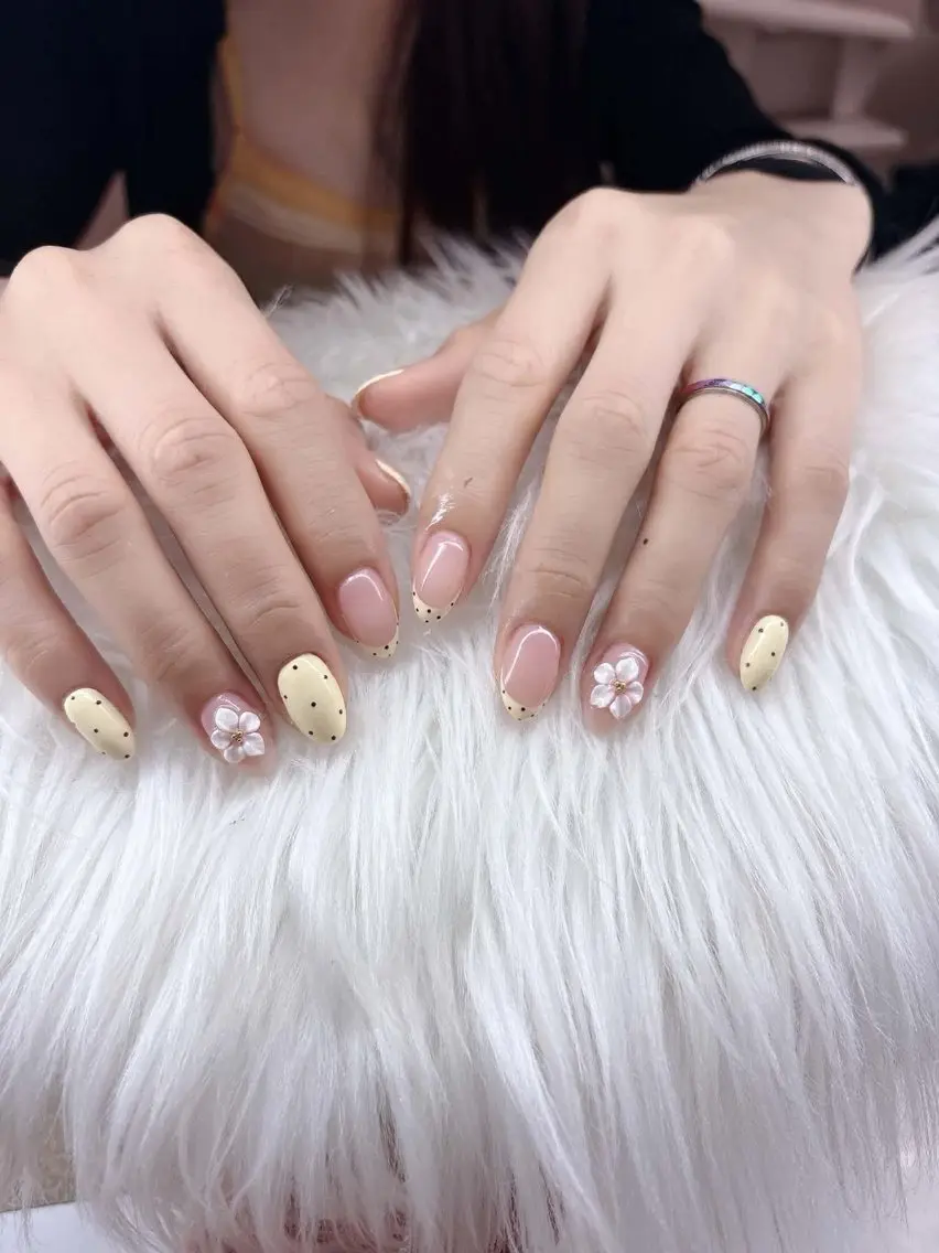 ネイル フラワーネイル ガーリー 韓国ネイル 夏ネイル ワンホンネイル MEO MEO NAIL  守山のネイルデザイン