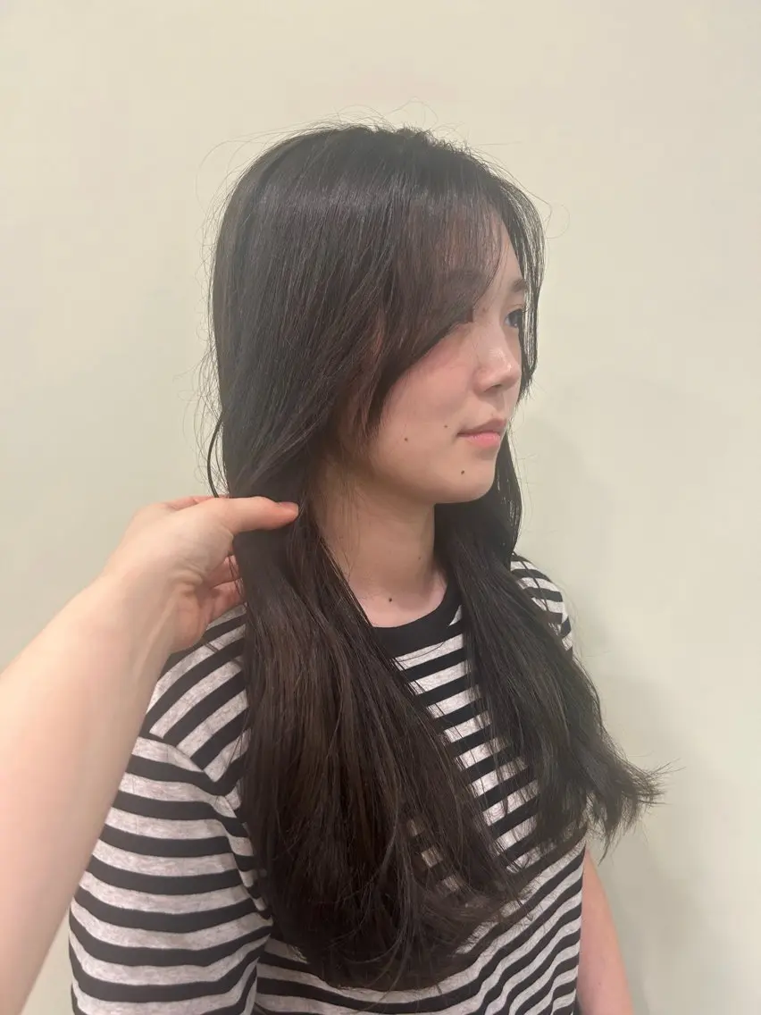 ロング カラー 透明感カラー グレージュ ヘアカラー 透明感カラー レイヤー/むつきのヘアスタイル