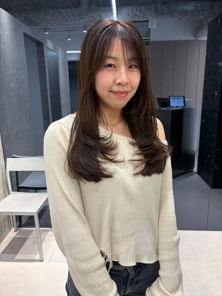 ロング レイヤーカット ワンホンレイヤー カット ヘアカラー トリートメント 美髪 × 髪質改善 / 白石 有紀のヘアスタイル