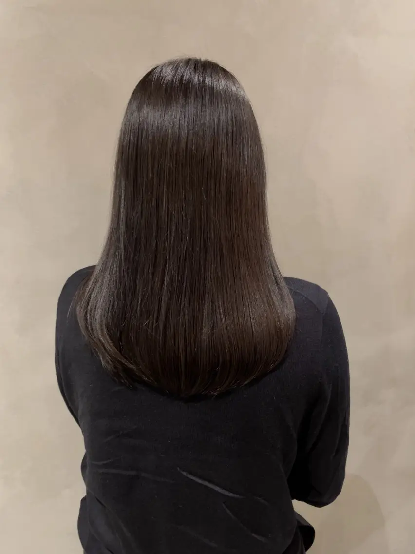 ロング 都築 菜美のヘアスタイル