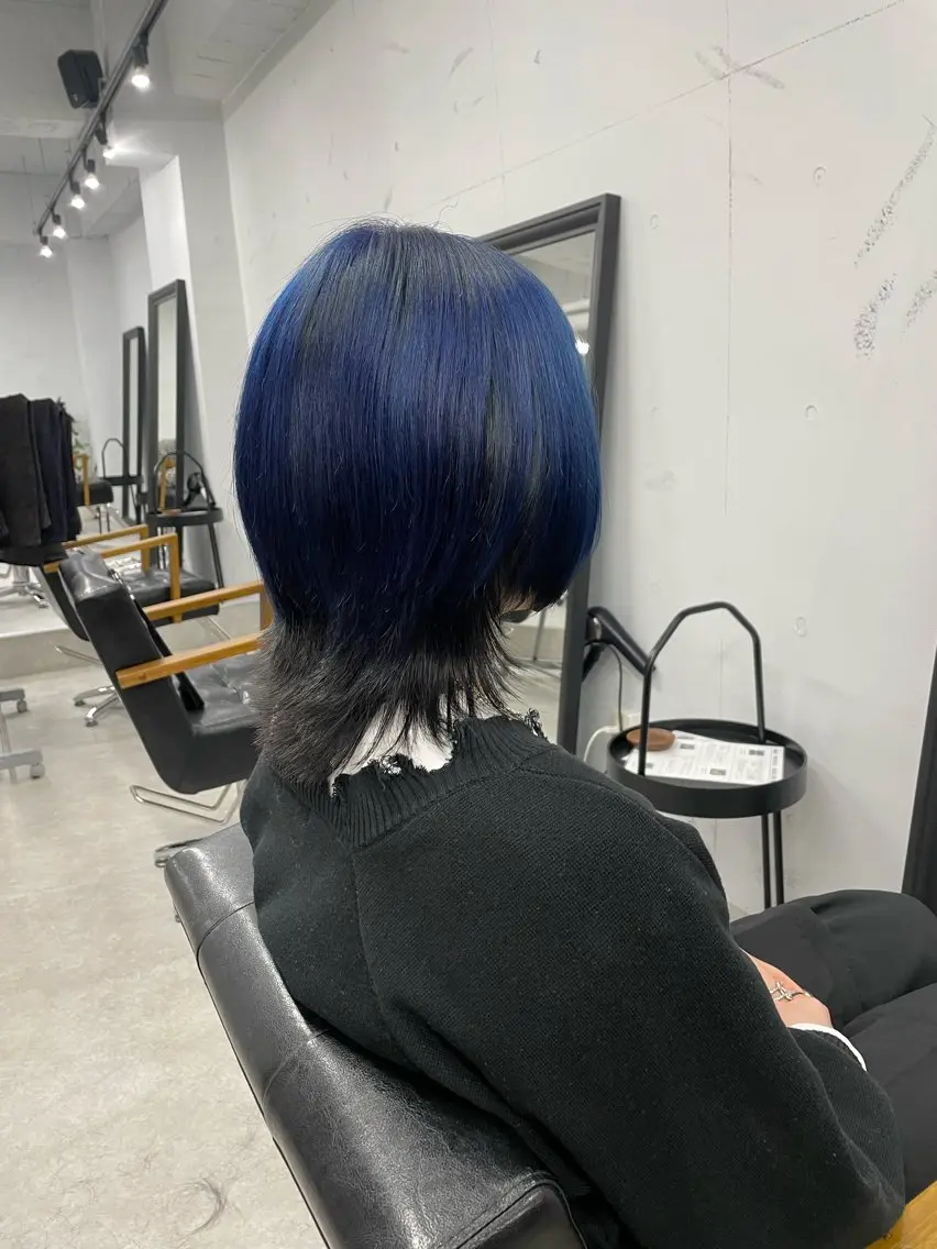 ミディアム カラー デザインカラー ウルフカット ヘアカラー トリートメント マツダ レンのヘアスタイル
