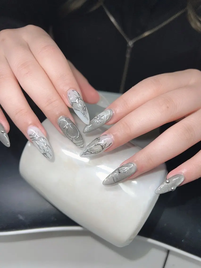 ネイル オーロラネイル チークネイル 長さ出し フットネイル フレンチネイル ハンドネイル Lee Nailsのネイルデザイン