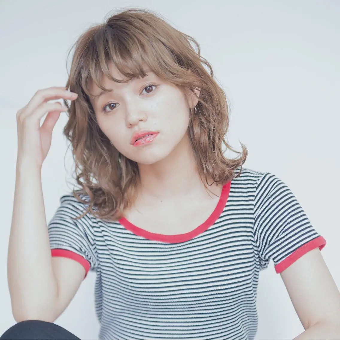 ミディアム カラー パーマ ヘアアレンジ 推し活専用 【派手髪】飯野ゆかりのヘアスタイル