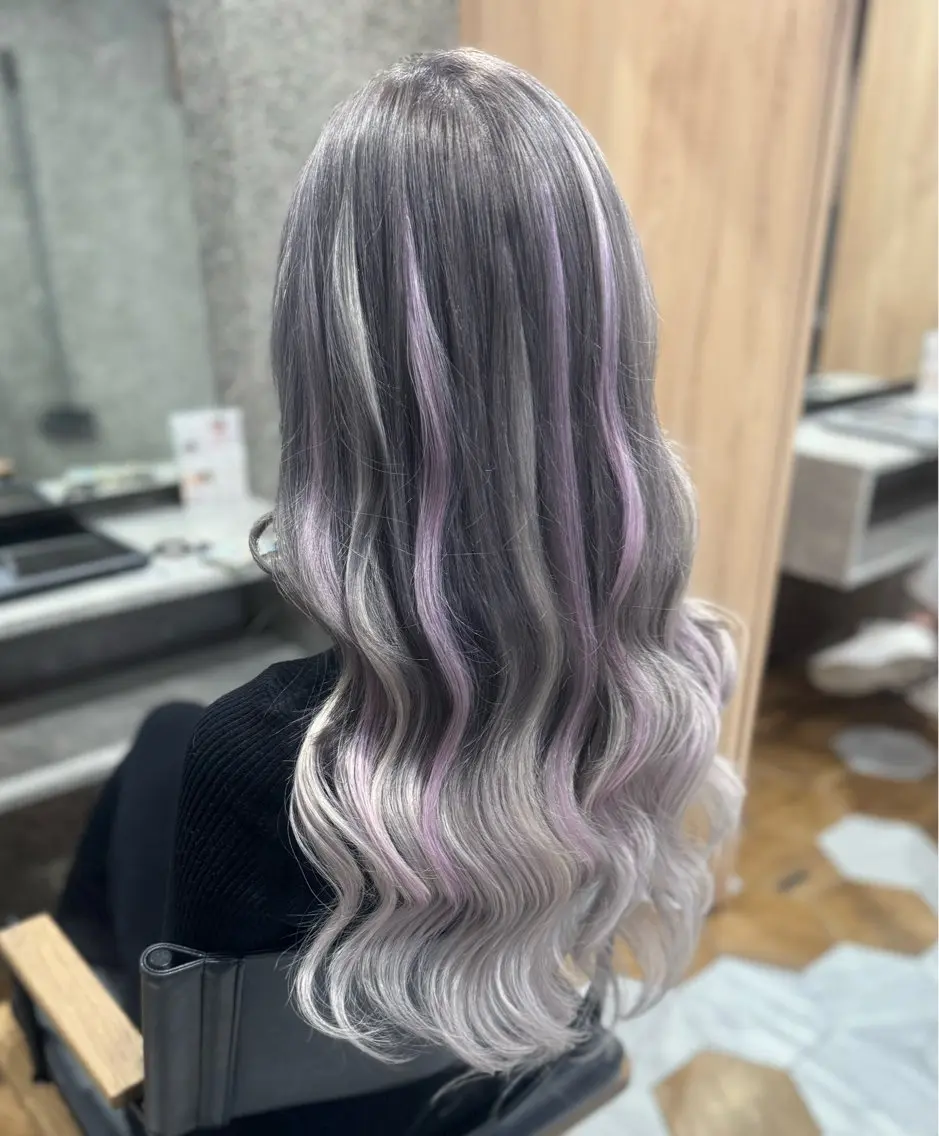 ロング エクステ ハイライト レイヤーカット 🦋 misaki🦋のヘアスタイル