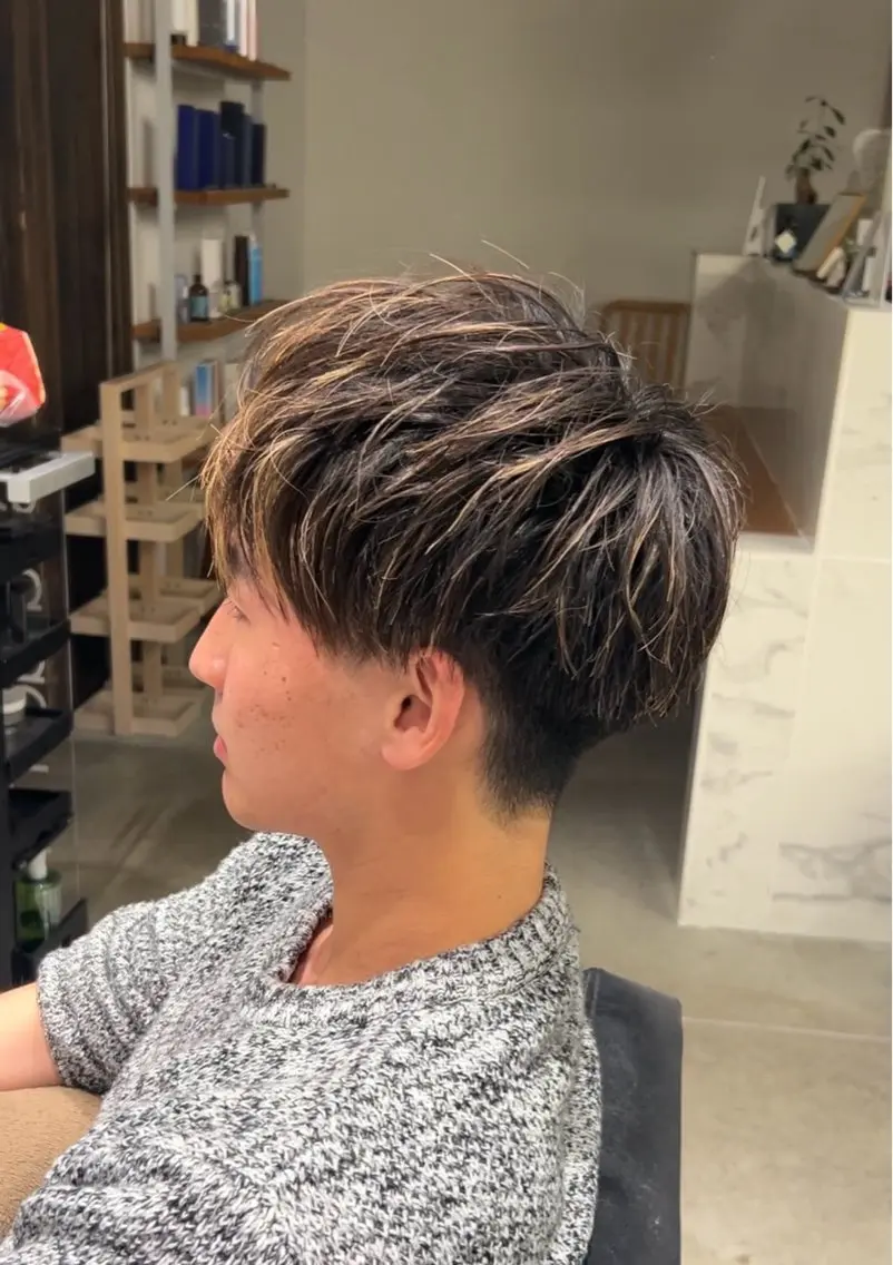 ショート カラー メンズ マッシュ 中村 里彩のヘアスタイル
