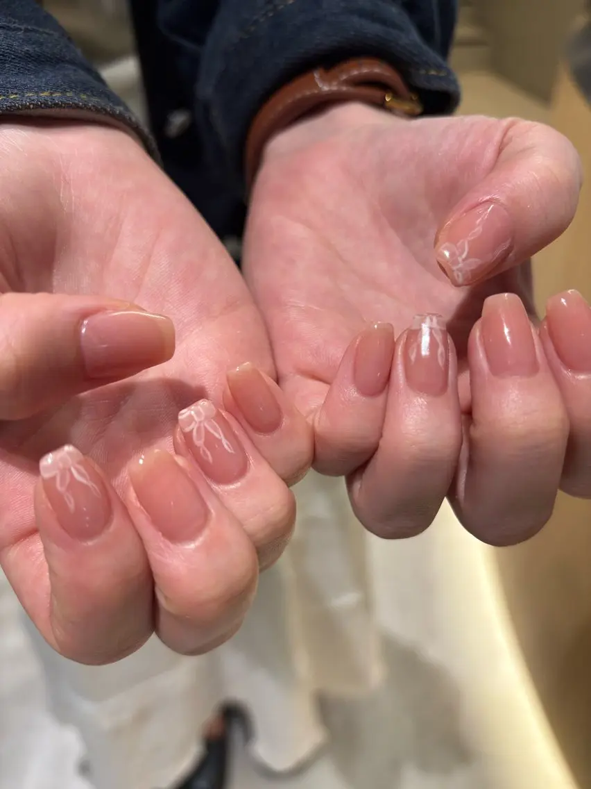 ネイル リボン ハンドネイル Miura.H 🦋🫧のネイルデザイン