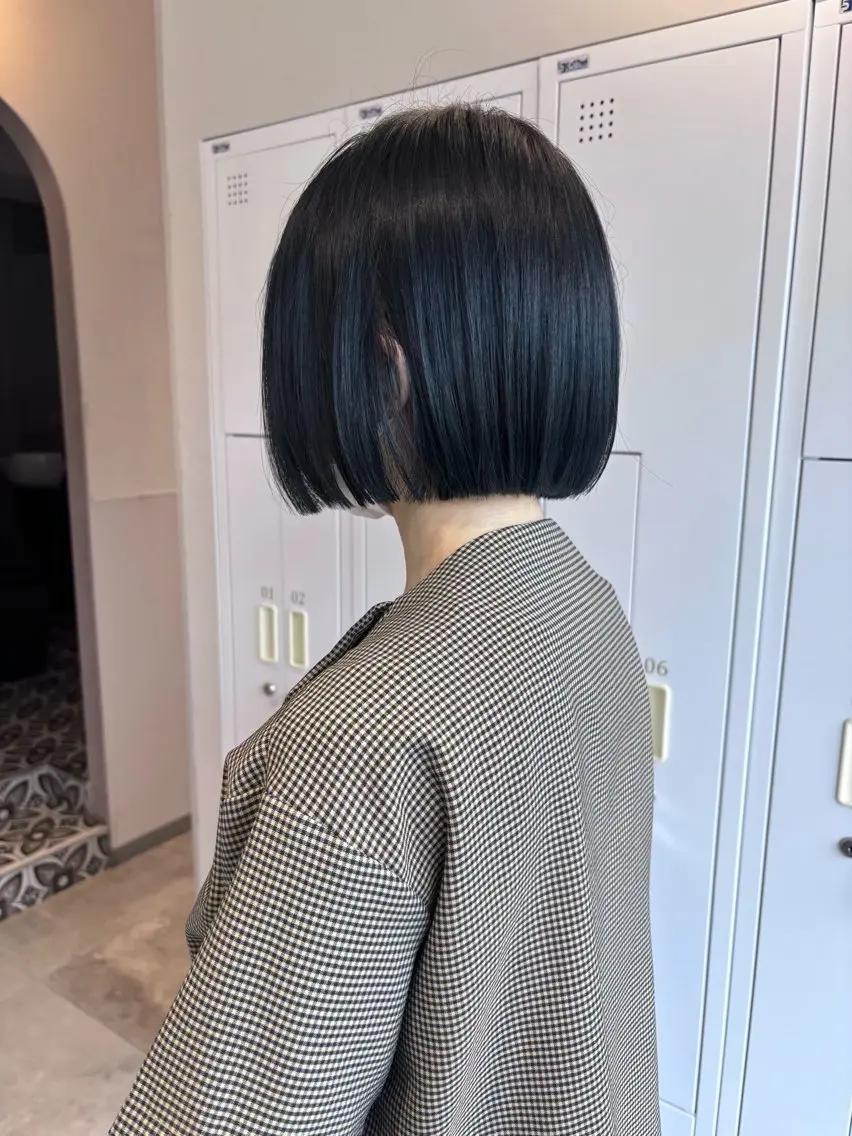 ショート カラー 黒髪 ブリーチ ブルーカラー ブルーブラック ボブ カット ヘアカラー なぎ🌿.∘[ボブ, ニュアンスカラー]のヘアスタイル