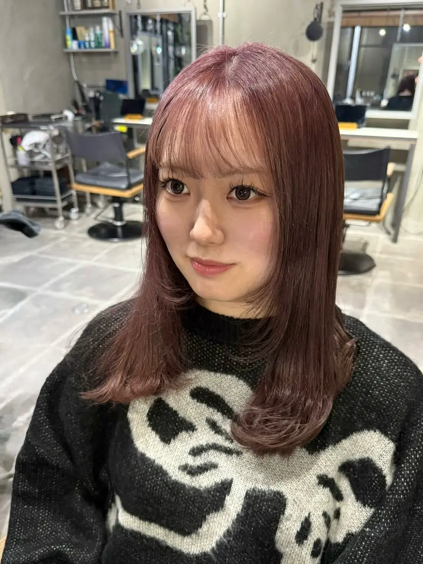 セミロング ピンクブラウン カット ヘアカラー トリートメント 佐伯 桃のヘアスタイル