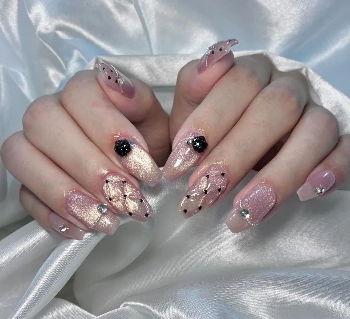 ネイル 桜ネイル フレンチネイル グラデーション 韓国ネイル マグネットネイル ハンドネイル ハンドケア Hara Nail 【持ち込みOK】のネイルデザイン