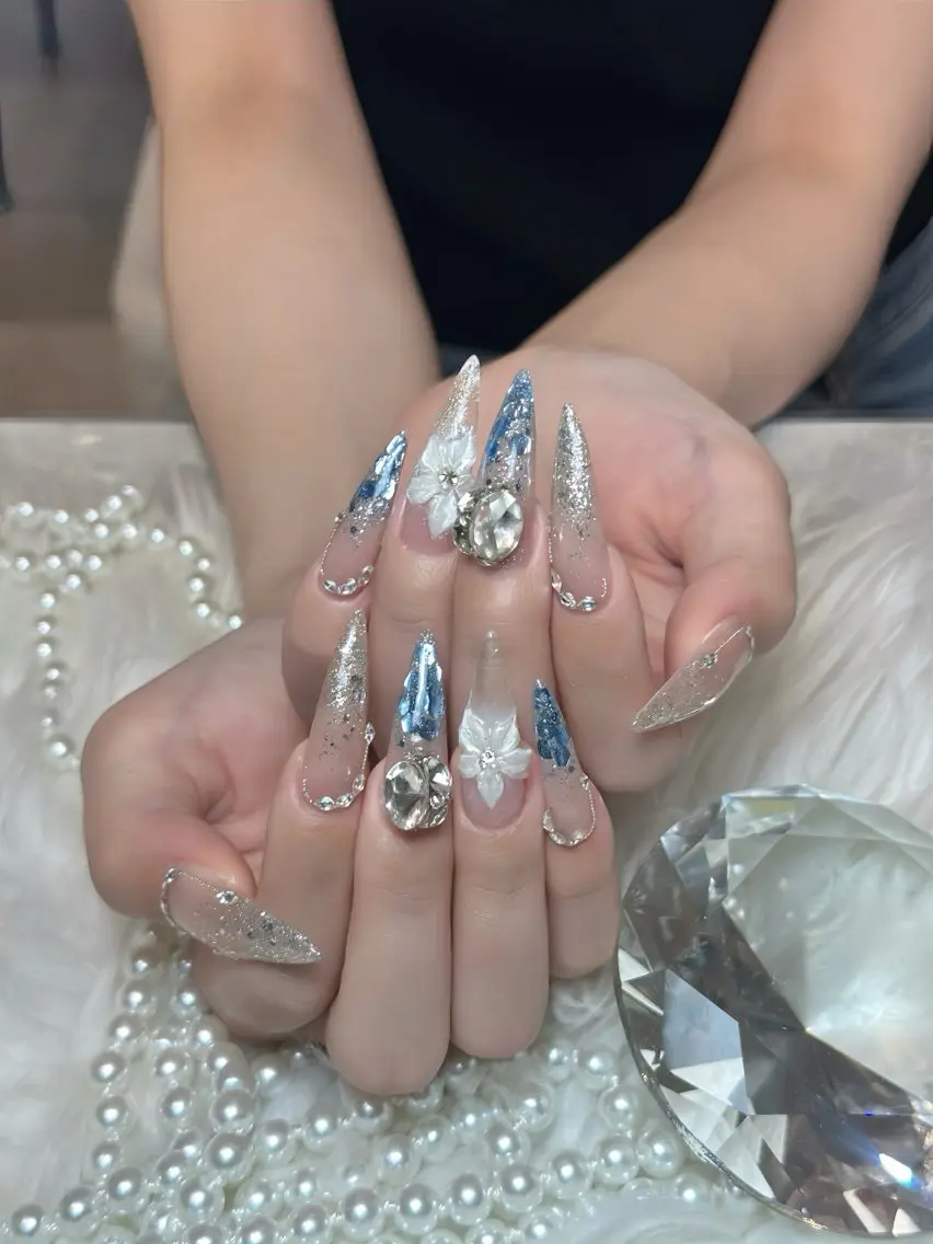 ネイル チークネイル ドット フレンチネイル グラデーション ハート ハンドネイル ハンドケア Eli Muse 新宿ネイルのネイルデザイン