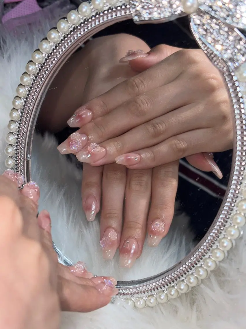 ネイル チークネイル ハンドネイル nail salon Lilynのネイルデザイン