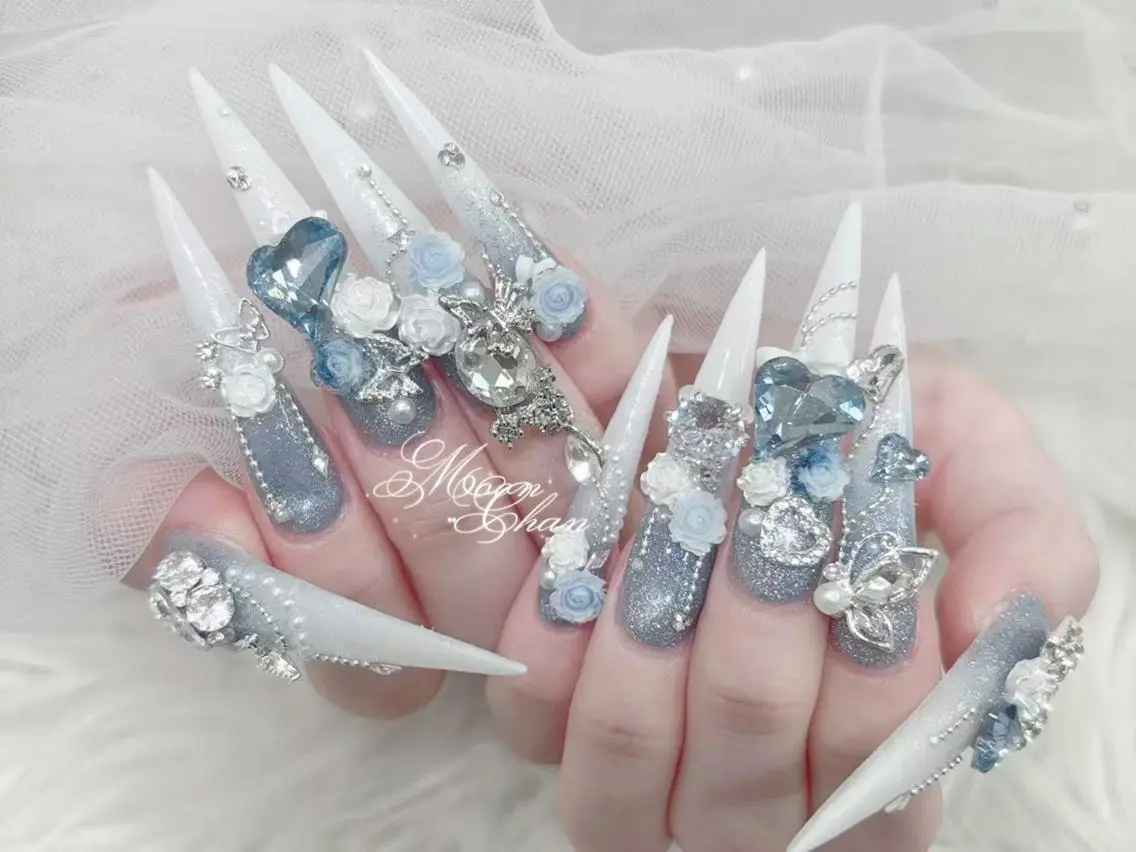 ネイル 長さ出し キラキラネイル 韓国ネイル ロングネイル 持ち込み ハンドネイル ハンドケア MUNI🎀  NAIL のネイルデザイン