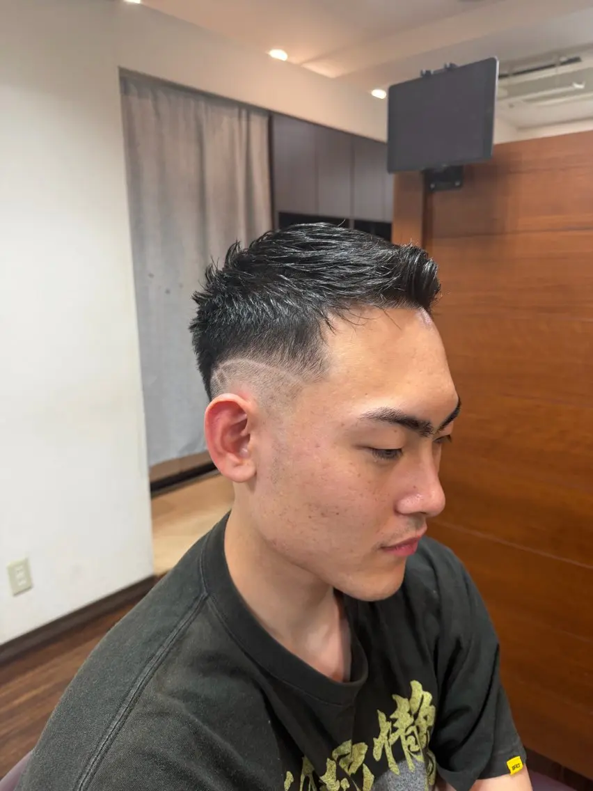 ショート メンズ 糸山 仁のヘアスタイル