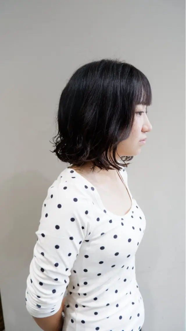 ミディアム パーマ 稲葉 佳のヘアスタイル