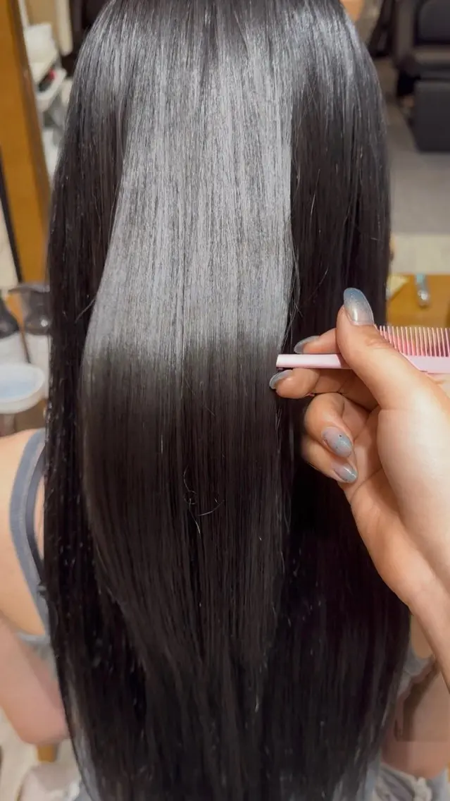 ロング カラー 黒髪 透明感カラー グレージュ ヘアカラー abilita runaのヘアスタイル