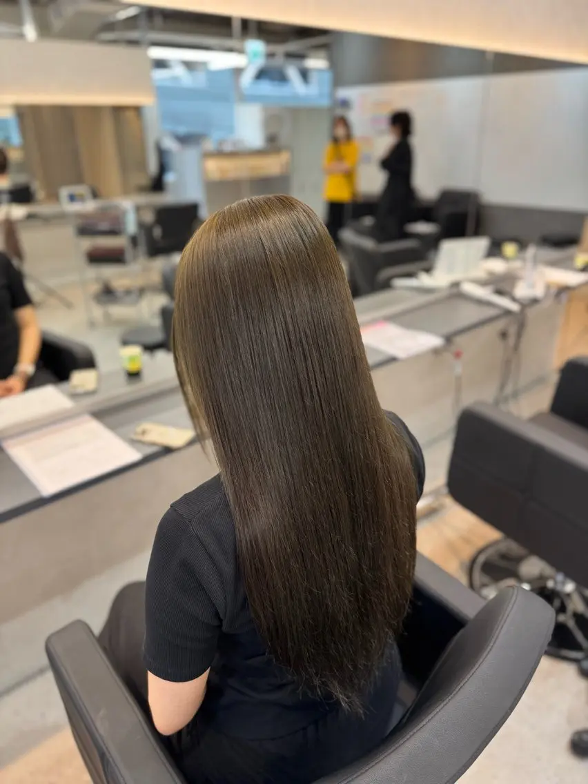 カラー Sakura/ ショート・レイヤーのヘアスタイル